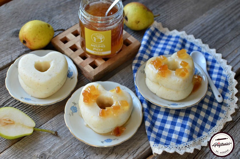 Cold Semolina Pudding with Honey